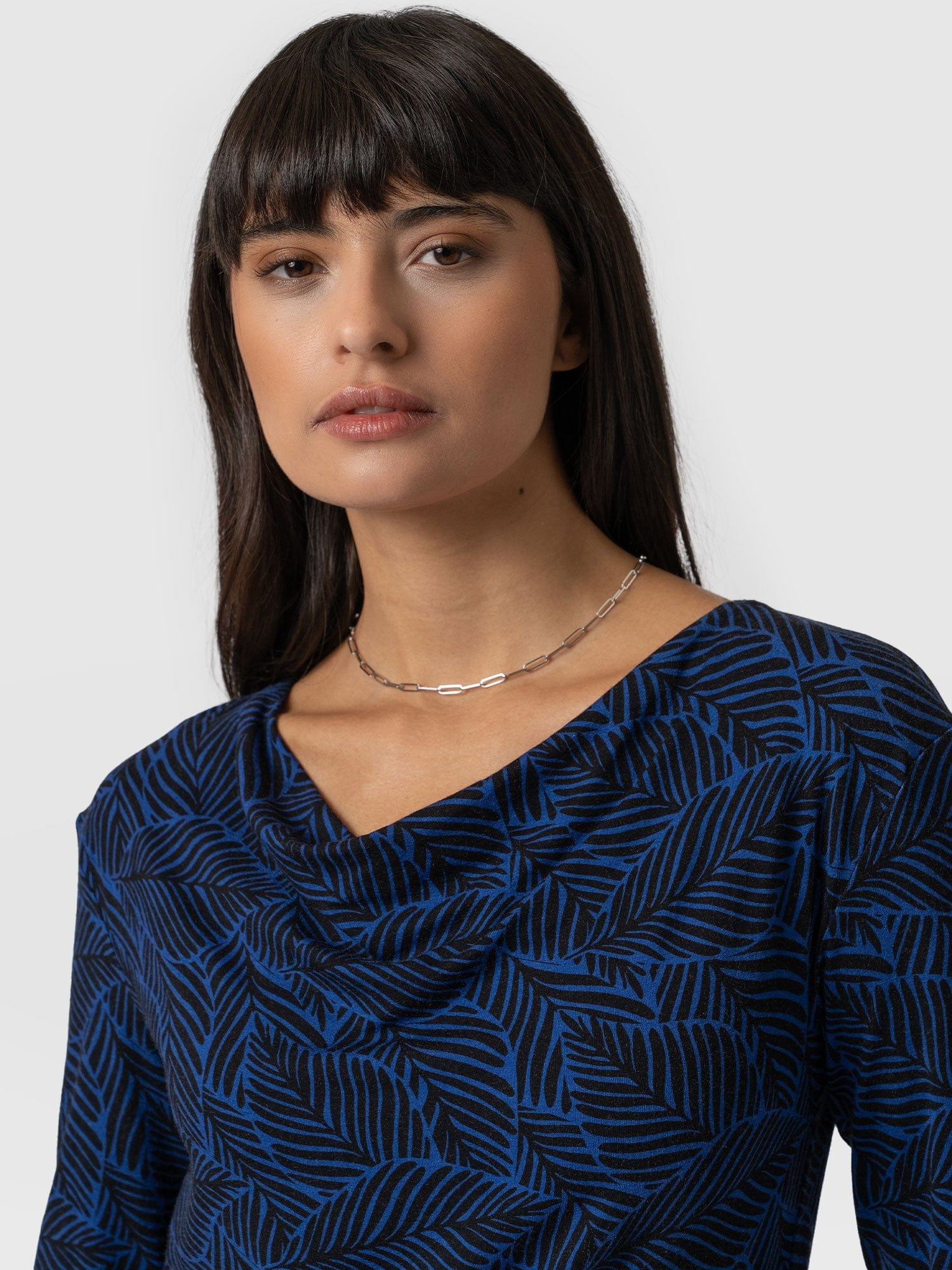 Cowl Neck Tee Long Sleeve Blue Leaf - Women's T-Shirts | Saint + Sofia® EU